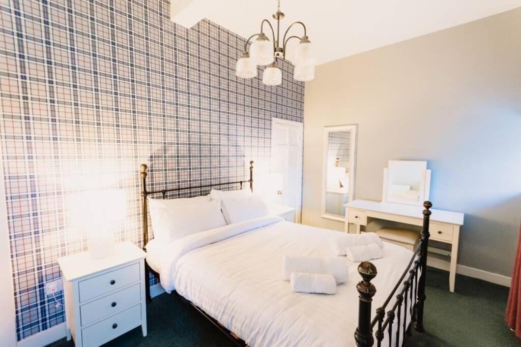 Factors House - A Comfy Cottage In Countryside Park With Wifi And Access To Bar And Pool Perth Eksteriør billede