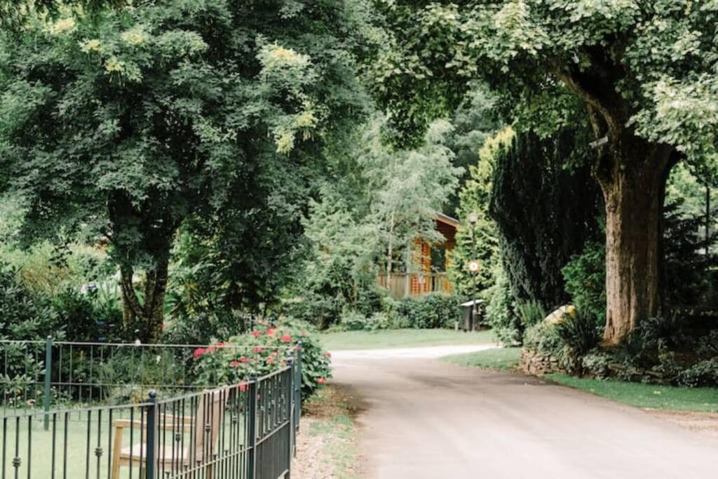 Factors House - A Comfy Cottage In Countryside Park With Wifi And Access To Bar And Pool Perth Eksteriør billede