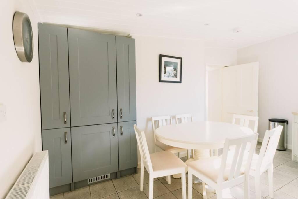 Factors House - A Comfy Cottage In Countryside Park With Wifi And Access To Bar And Pool Perth Eksteriør billede